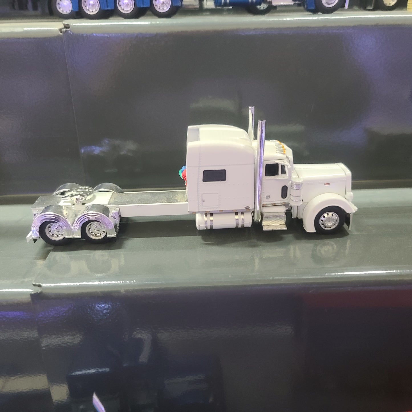 1:64 DCP Cab Only Peterbilt 379, white, standup sleeper