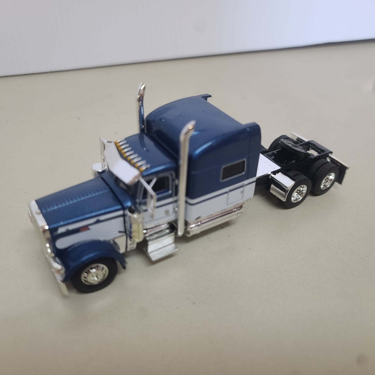 1:64 DCP Cab Only Peterbilt 389, Blue and white stand up sleeper