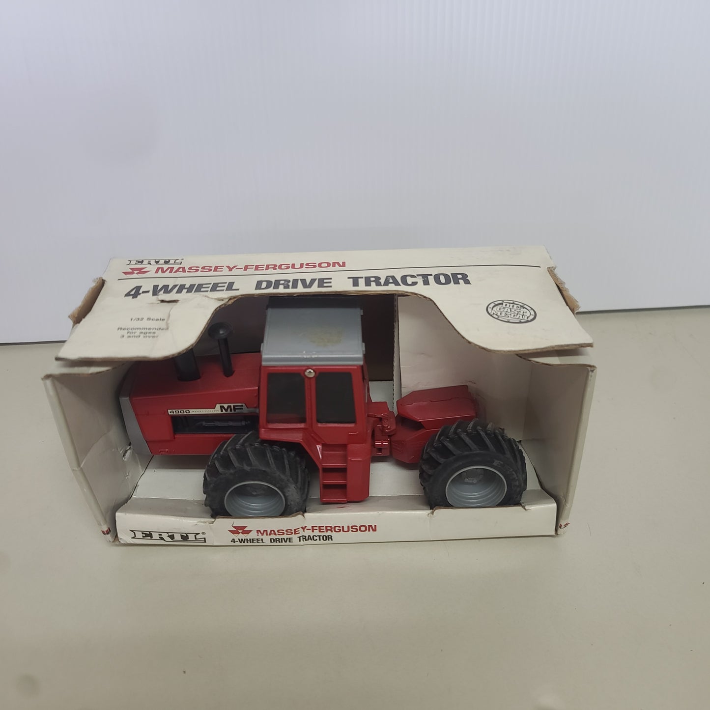 1:32 Ertl Massey Ferguson 4900. Singles