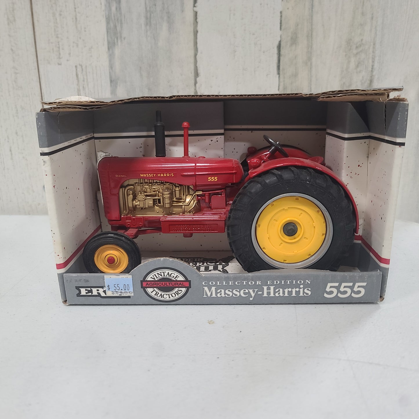 1:16 Ertl Massey Harris 555 Collectors Edition 1994 NIB