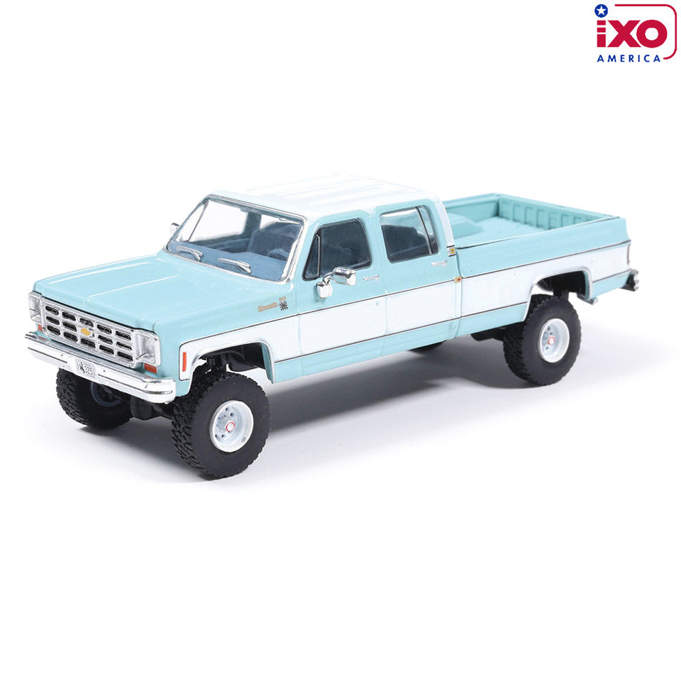 1:64 IXO 1978 Chevrolet Silverado K30 Crew Cab Fleetside Lifted - Light Blue and Frost White