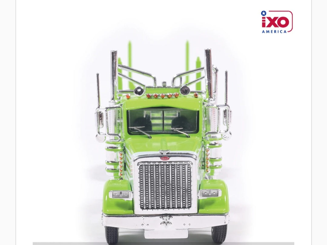 1:64 Peterbilt 379 Logging Truck - Green and White
