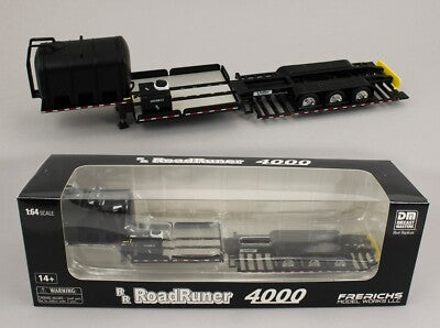 1:64 Road Runner 4000 Sprayer and Supply Trailer