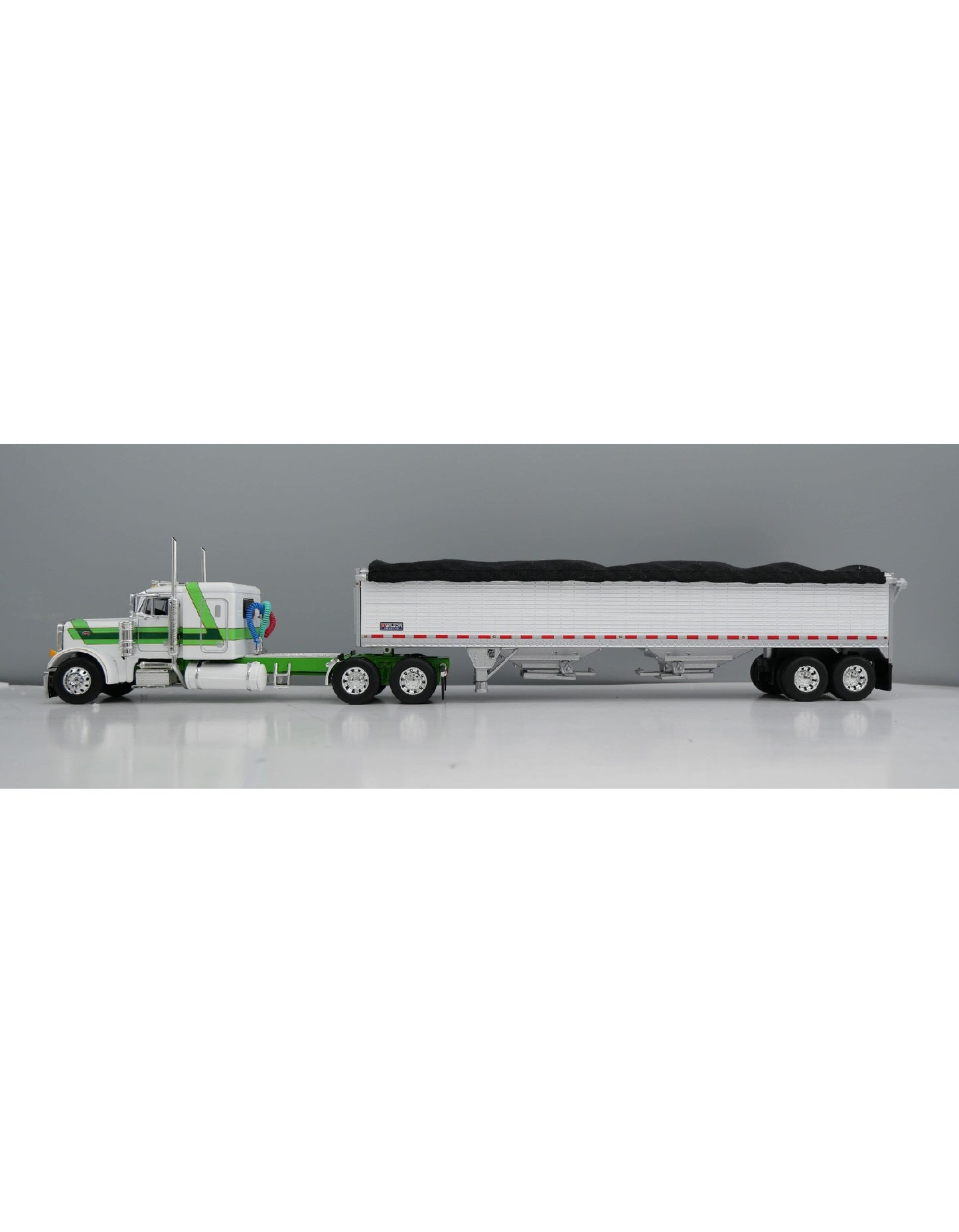 1:64 DCP Peterbilt 379 with 48" Flattop Sleeper and Wilson High Sided Grain Trailer, White and Green