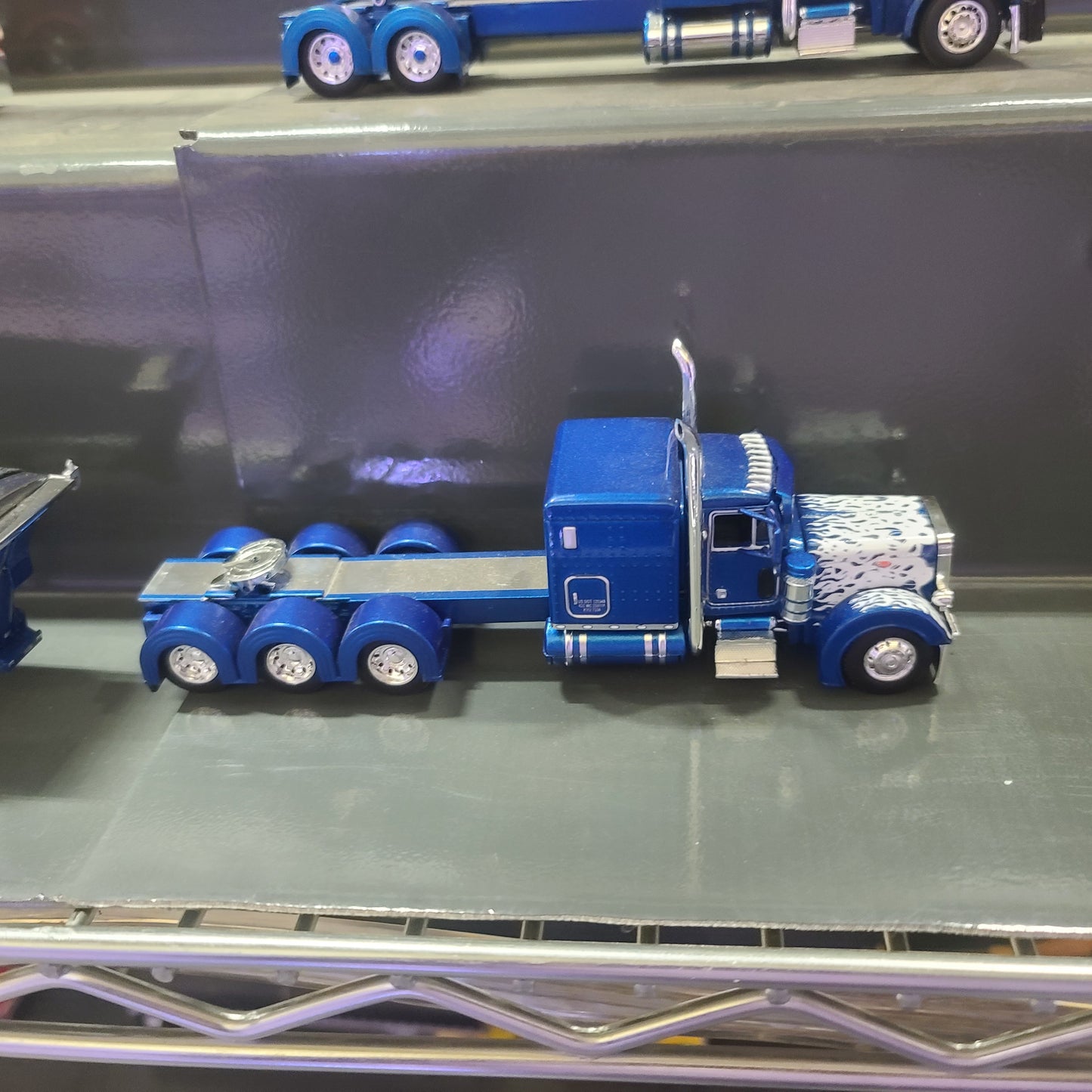 1:64 DCP Cab Only Peterbilt 379 blue with white flames, triples flattop