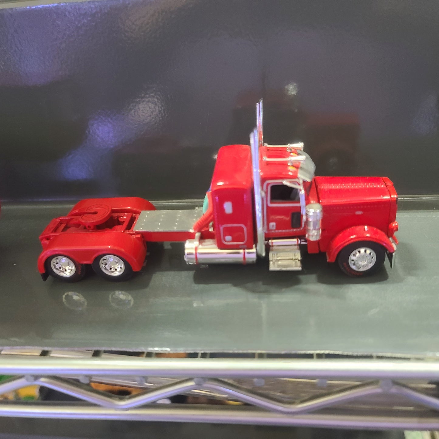 1:64 DCP Cab Only Peterbilt 389 36" bunk, red