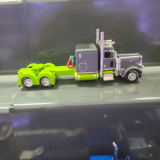 1:64 DCP Cab Only Peterbilt 379, green and gray, flattop sleeper, custom