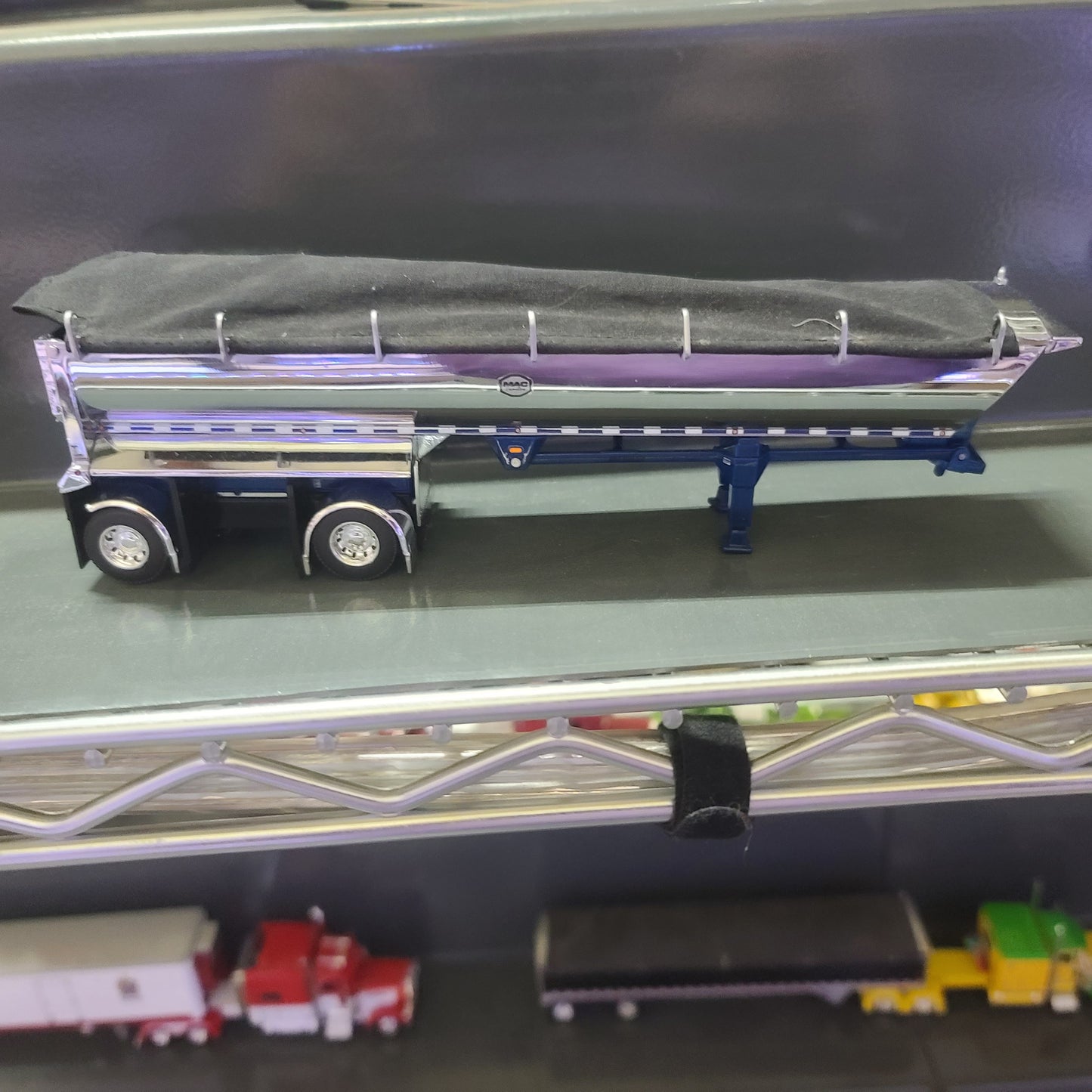 1:64 DCP Trailer Only MAC round end dump spread, chrome and blue