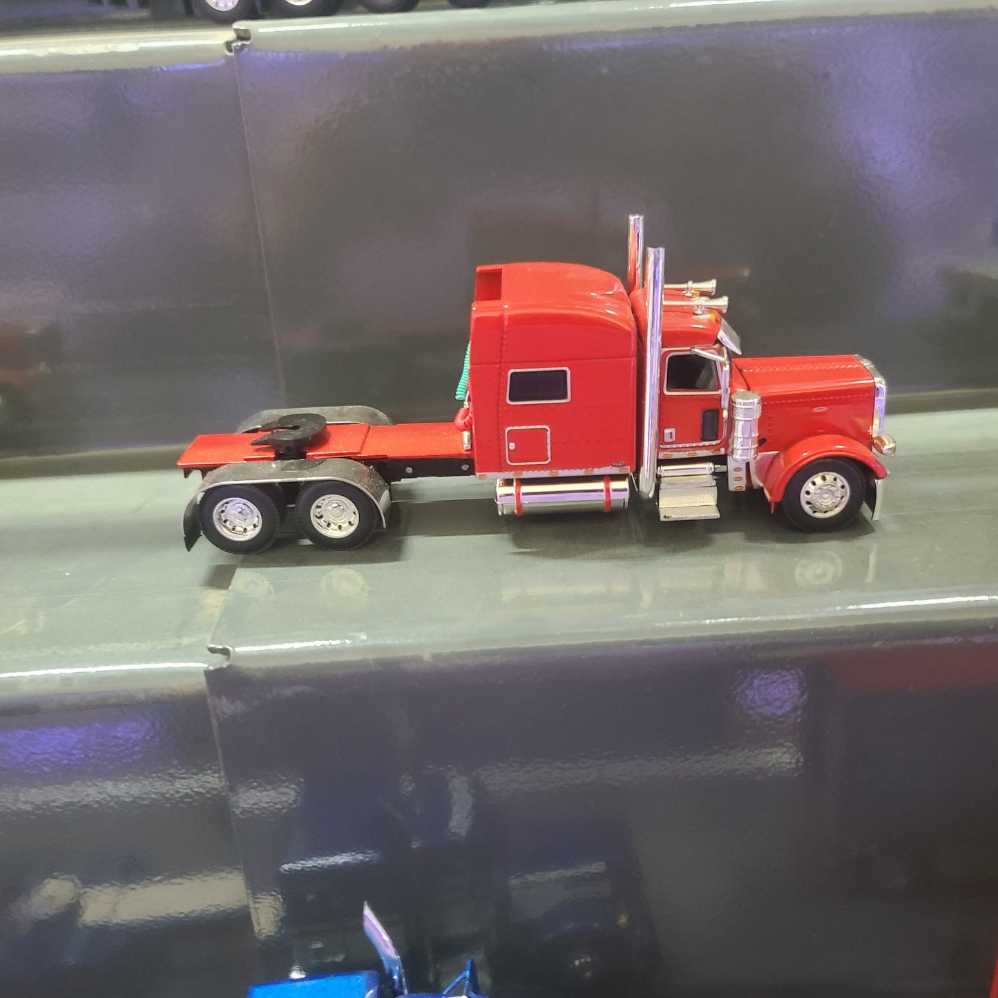 1:64 DCP Cab Only Peterbilt 389, red, standup sleeper