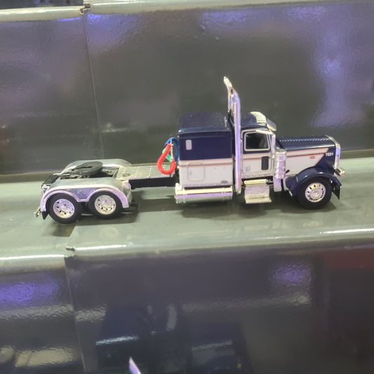1:64 DCP Cab Only Peterbilt 389, blue, white and red, flattop sleeper, Ag Dynasty