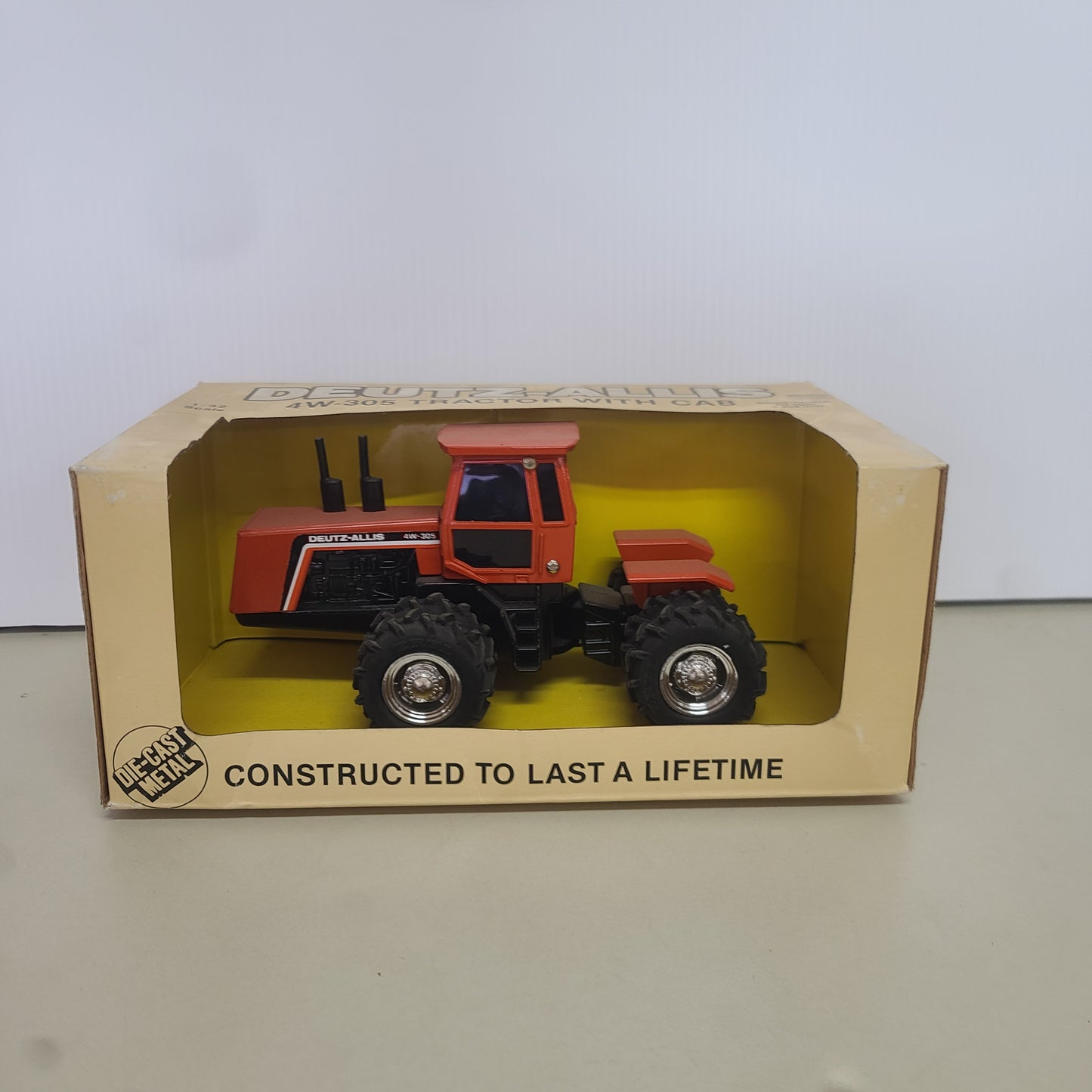 1:32 Ertl Deutz-Allis 4w305 chrome rims.