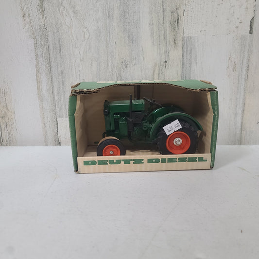 1:16 Scale Models Duetz Diesel NIB