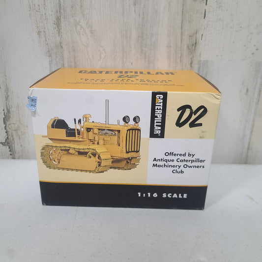 1:16 Spec Cast Caterpillar D2 2003 National Toy Truck'n Construction Show NIB
