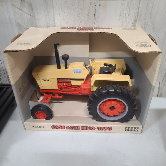 1:16 Ertl Case 1070 NIB