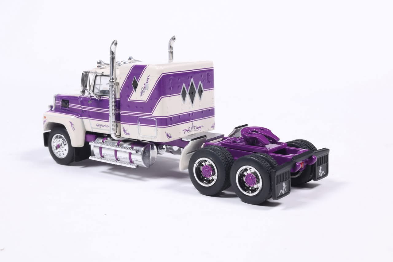 1:64 IXO 1978 Ford LTL - 9000 Purple and Cream