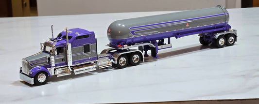 1:64 DCP Kenworth W900L 86" Studio Sleeper with LPG tanker Purple and Silver
