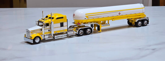1:64 DCP Kenworth W900L 86" Studio Sleeper with LPG tanker Yellow and White