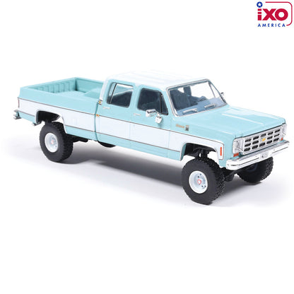 1:64 IXO 1978 Chevrolet Silverado K30 Crew Cab Fleetside Lifted - Light Blue and Frost White