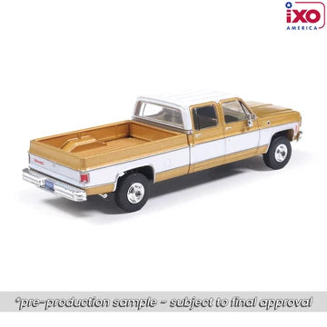 1:64 IXO1975 GMC Sierra Classic - Yuba Gold - White
