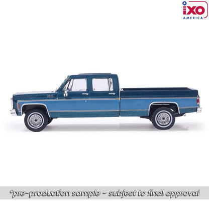 1:64 IXO 1980 GMC High Sierra K2500 Crew Cab Wideside - Dark Blue Metallic & Medium Blue - Special Two-Tone