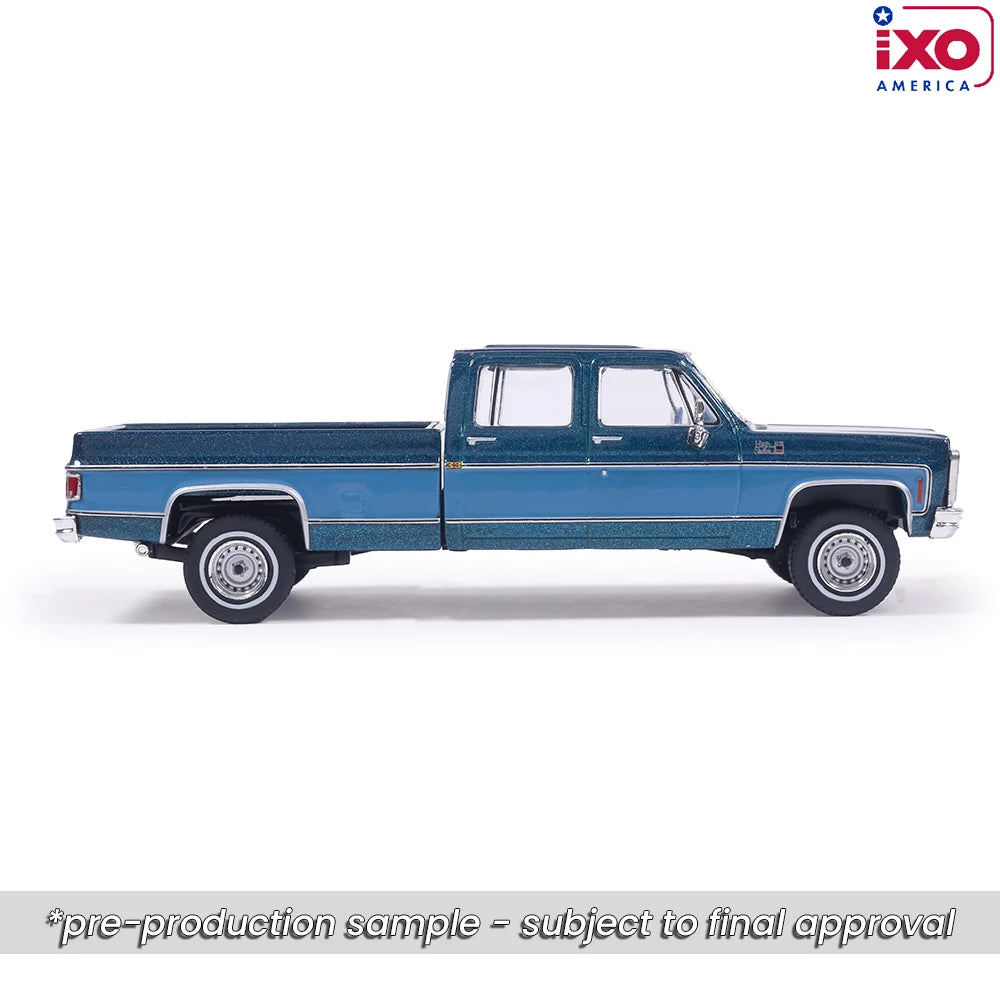1:64 IXO 1980 GMC High Sierra K2500 Crew Cab Wideside - Dark Blue Metallic & Medium Blue - Special Two-Tone