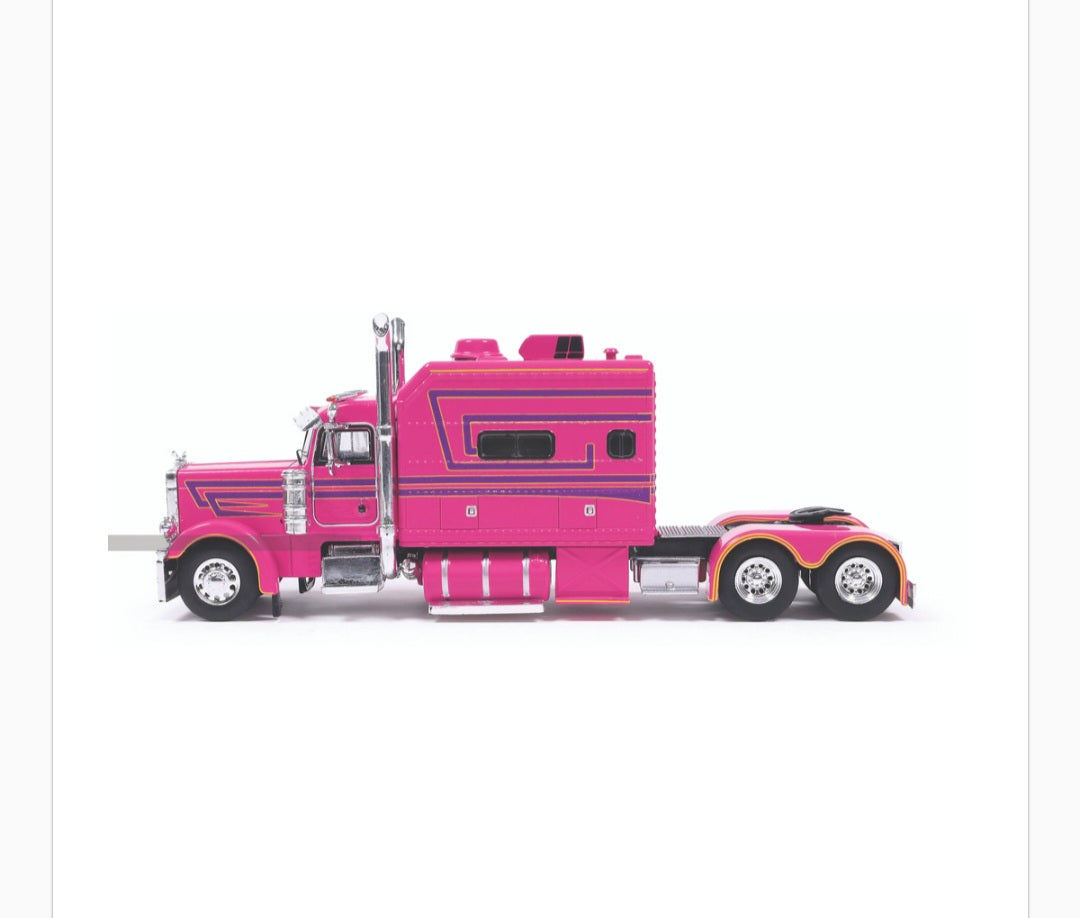 1:64 IXO Peterbilt 379 Pink Big Bunk
