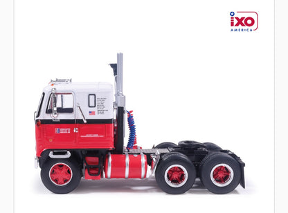 1:64 IXO GMC Astro 95 Red and White