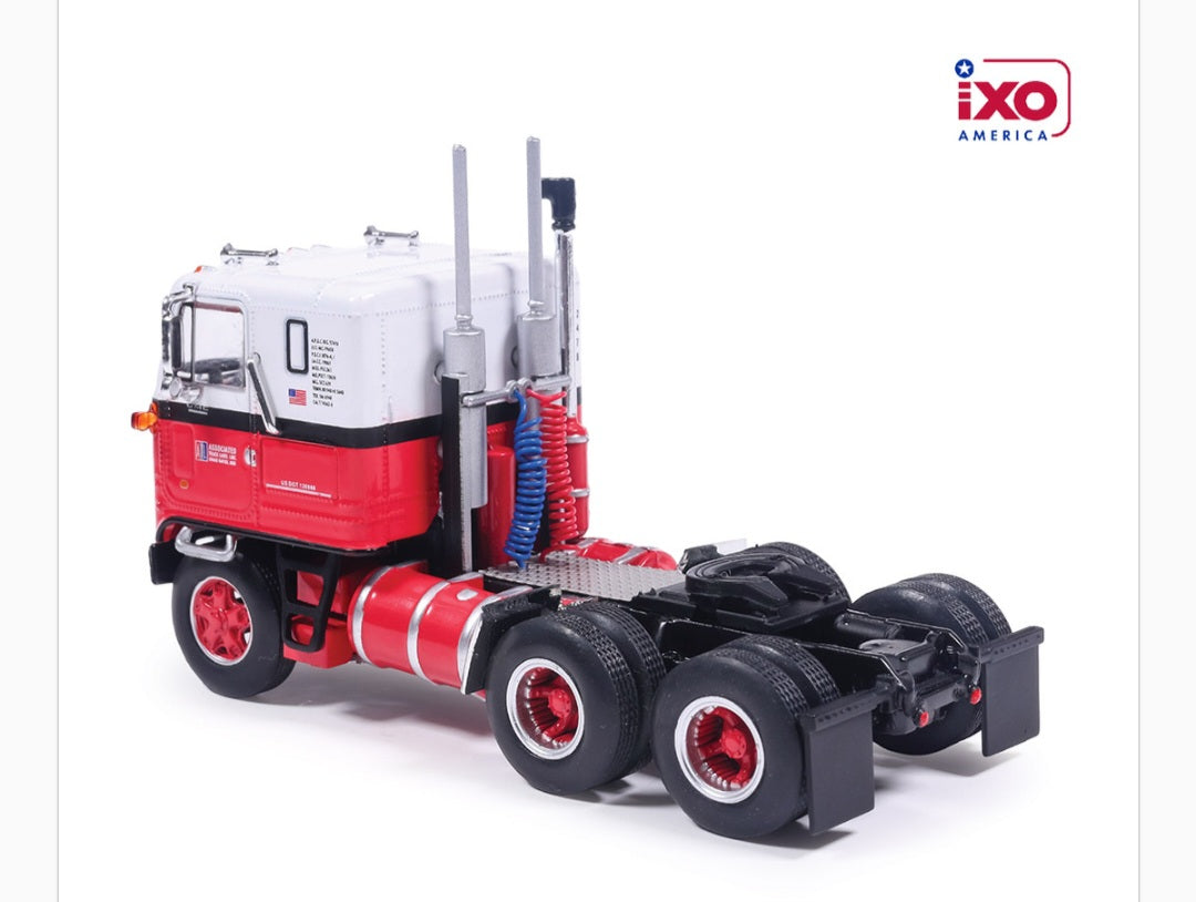 1:64 IXO GMC Astro 95 Red and White