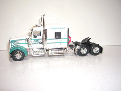 1:64 DCP White and Green V-Y Truckline Kenworth W900L 72" Aerocab Flattop sleeper and Wilson silver star tri axle livestock trailer
