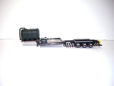 1:64 Road Runner 4000 Sprayer and Supply Trailer